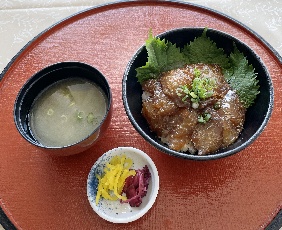 真鯛の漬け丼